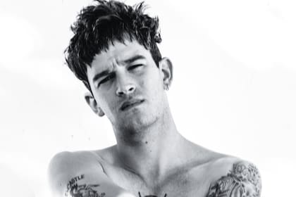 Matty Healy, cantante de la banda británica The 1975, habla de sus días tormentosos y de su recuperación