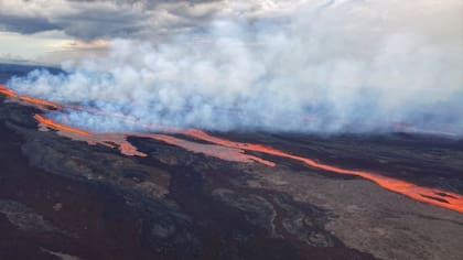 Mauna Loa, ubicado dentro del Parque Nacional de los Volcanes de Hawái, cubre la mitad de la Isla Grande del estado de EE.UU.