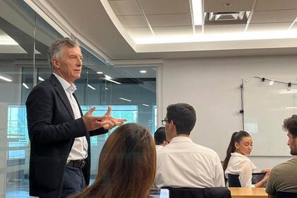 Mauricio Macri dio clases en una universidad de los Estados Unidos
