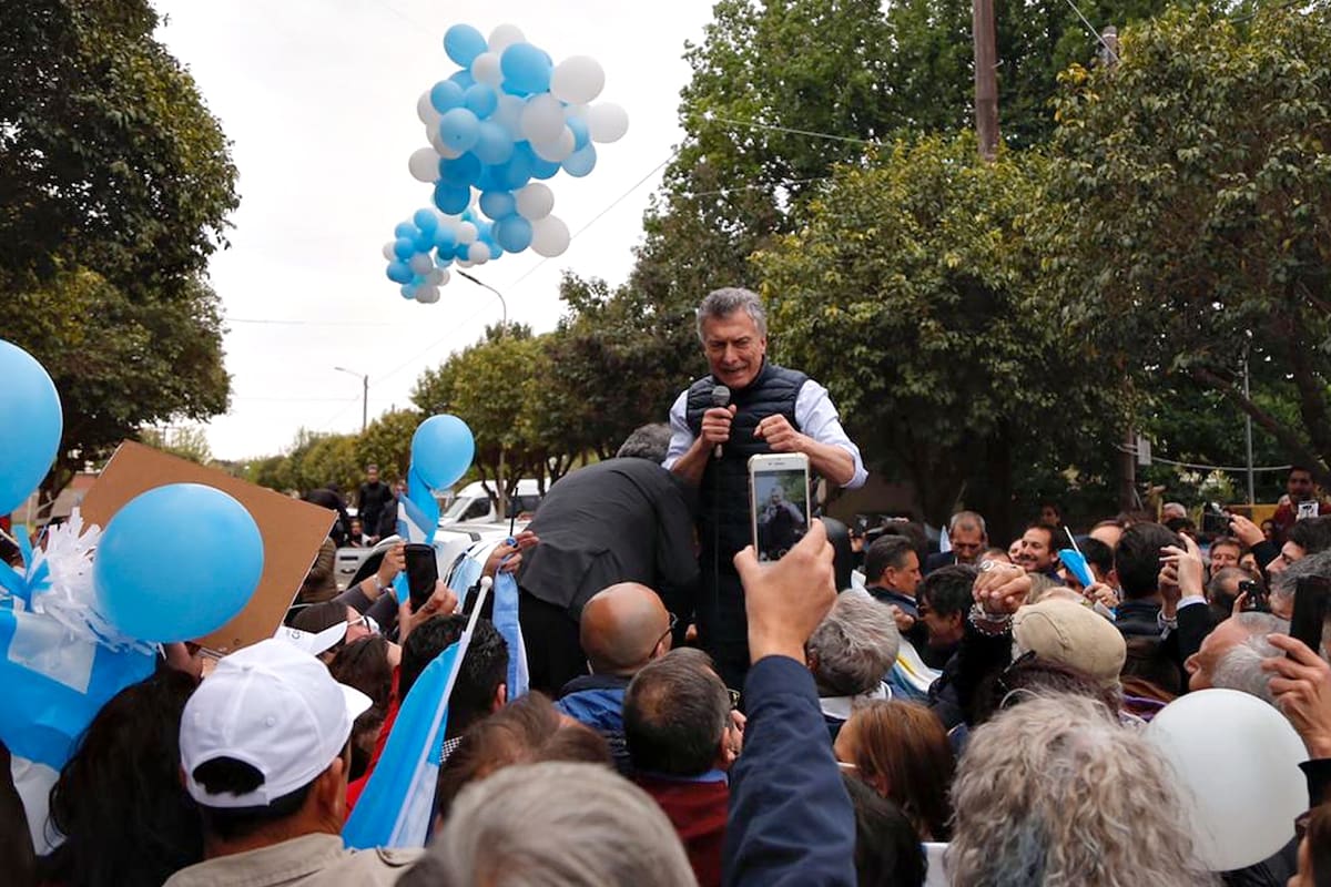 Mauricio Macri durante la caravana en la provincia de Córdoba