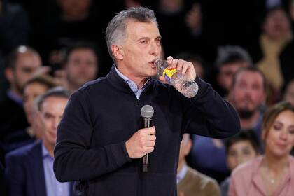 Mauricio Macri, emocionado, durante una pausa de su discurso