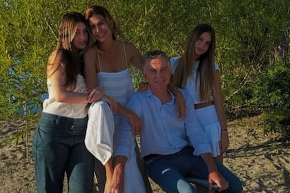 Mauricio Macri, en Cumelén junto a Awada y su hija, Antonia
