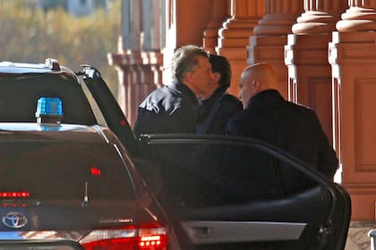 Mauricio Macri encabeza una reunión de Gabinete en Casa Rosada tras las medidas anunciadas por el Banco Central