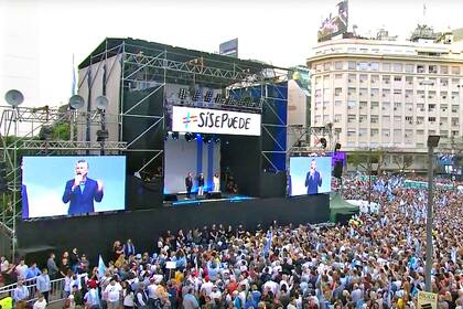 Mauricio Macri habla ante la multitud