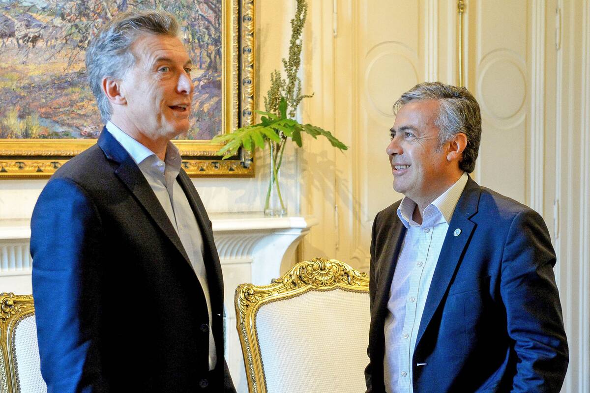 Mauricio Macri junto a Alfredo Cornejo