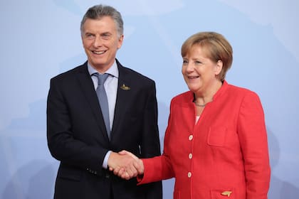Mauricio Macri junto a Angela Merkel en el agoosto del 2017