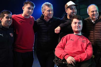 Mauricio Macri junto a gamers argentinos en Tecnópolis