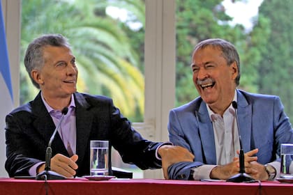 Mauricio Macri junto al gobernador cordobés, Juan Schiaretti