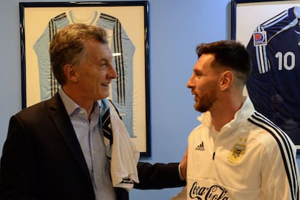 Mauricio Macri, junto a Lionel Messi