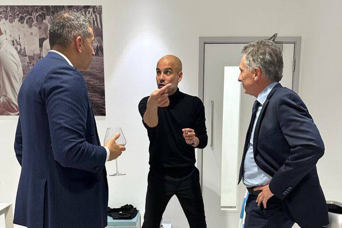 Mauricio Macri junto a Pep Guardiola y Khaldoon Al Mubarak