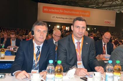 Mauricio Macri junto a Vitali Klitschko en una sesión del Comité de Asuntos Exteriores del Parlamento europeo cuando era jefe de gobierno de la Ciudad