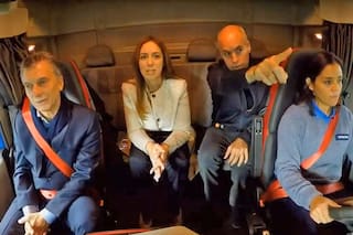 Los nervios de Andrea, la camionera que llevó a Macri al Paseo del Bajo