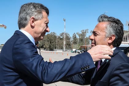 Mauricio Macri saluda a Alfredo Cornejo, gobernador de Mendoza 06/09/18