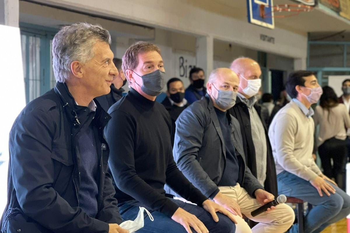 Mauricio Macri y Diego Santilli, de campaña en Punta Alta y Bahía Blanca