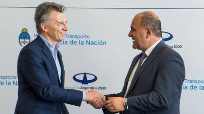Mauricio Macri y Juan Manzur durante la inauguración de las obras de remodelación y ampliación del aeropuerto Benjamín Matienzo