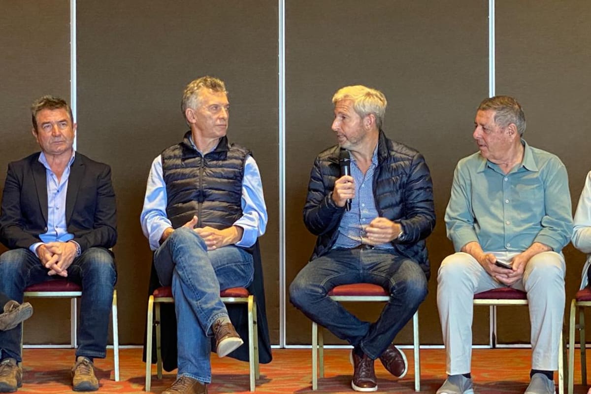 Mauricio Macri y Rogelio Frigerio, en Entre Ríos, junto a Néstor Roncaglia, exjefe de la Policía Federal, y Alfredo De Angeli