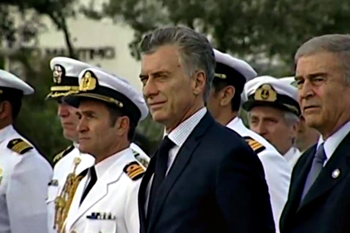 Mauricio Macri y su exministro de Defensa Oscar Aguad