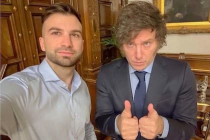 Mauricio Novelli y el presidente Javier Milei, en la Casa Rosada