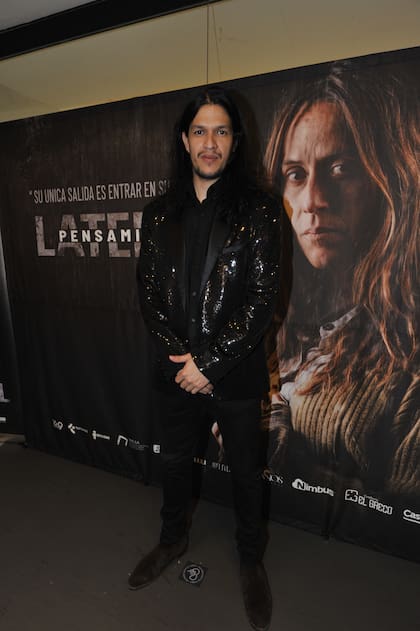 Mauricio Paniagua, que se destacó en la miniserie basada en la vida de Carlos Monzón, también optó por un look total black