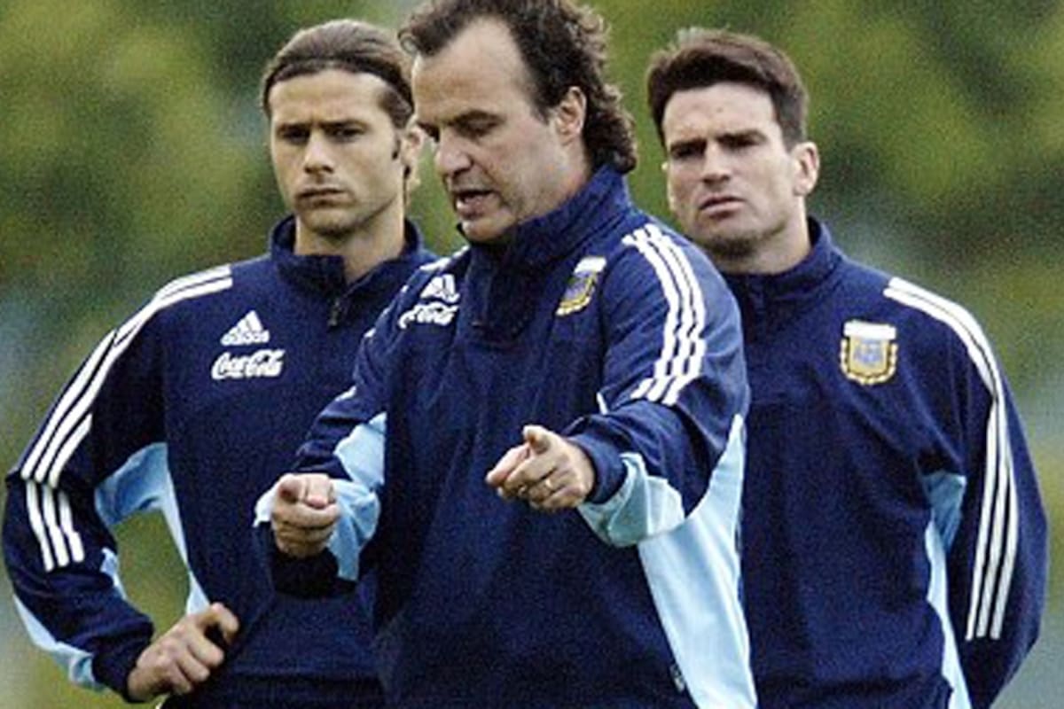 Mauricio Pochettino y Marcelo Bielsa, en tiempos de la selección nacional; a la derecha, Pablo Cavallero