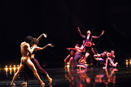Una escena de La Tempestad, la obra basada en Shakespeare que lleva una lucha de poder al arte del movimiento