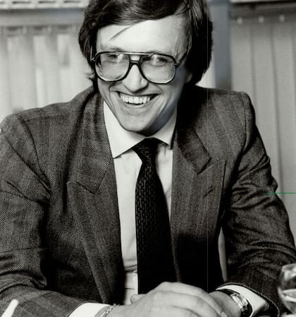 Maurizio Gucci, el joven guapo y galán empedernido, hijo de una de las dinastías más famosas de Europa se hizo cargo de la compañía antes de los 30 años