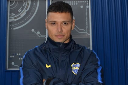 Mauro Zárate llegó a Boca y las amenazas de hinchas de Vélez nunca pararon