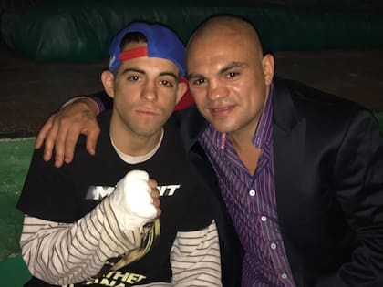 Mauro Barrios y su padre, antes del combate