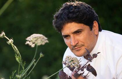 Mauro Colagreco en el jardín de Mirazur, elegido mejor restaurante del mundo en 2019.