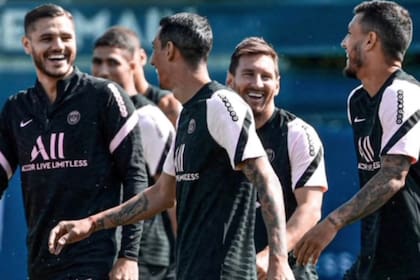 Mauro Icardi, Ángel Di María, Lionel Messi y Leandro Paredes son los cuatro argentinos del PSG