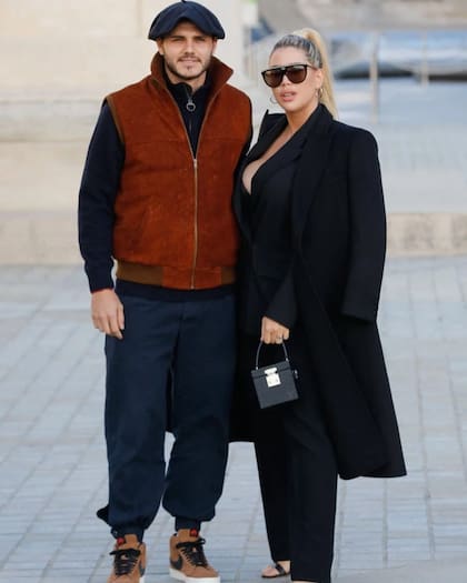 Mauro Icardi eligió un estilo gauchesco para la Semana de la Moda en París y le llovieron críticas