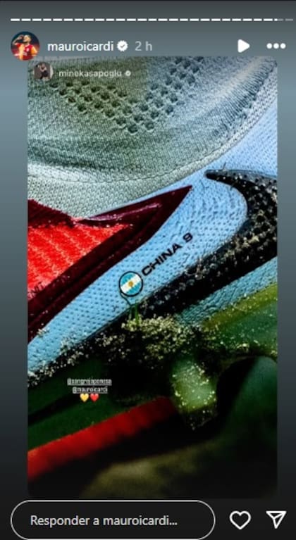 Mauro Icardi jugó con un par de botines con el apodo de María Eugenia Suárez