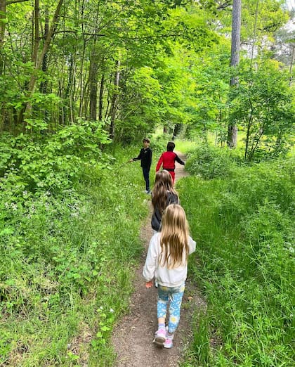 Mauro Icardi recorrió la naturaleza parisina con sus hijos