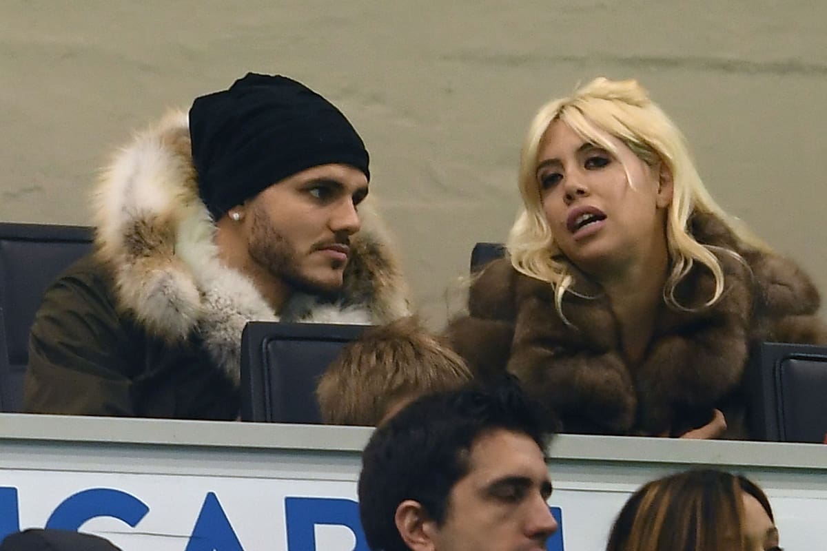 Mauro Icardi siguió el empate desde el palco con Wanda