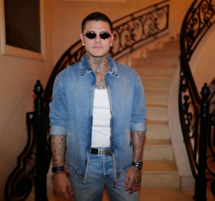 Mauro Icardi y su look ochentoso para ir a una fiesta de disfraces