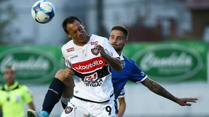 Mauro Matos debuta en Chacarita