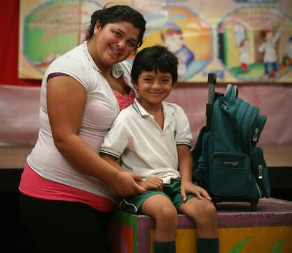 Daiana Jaime, de Rafael Castillo, envía a Ezequiel a la Escuela Modelo Argentina