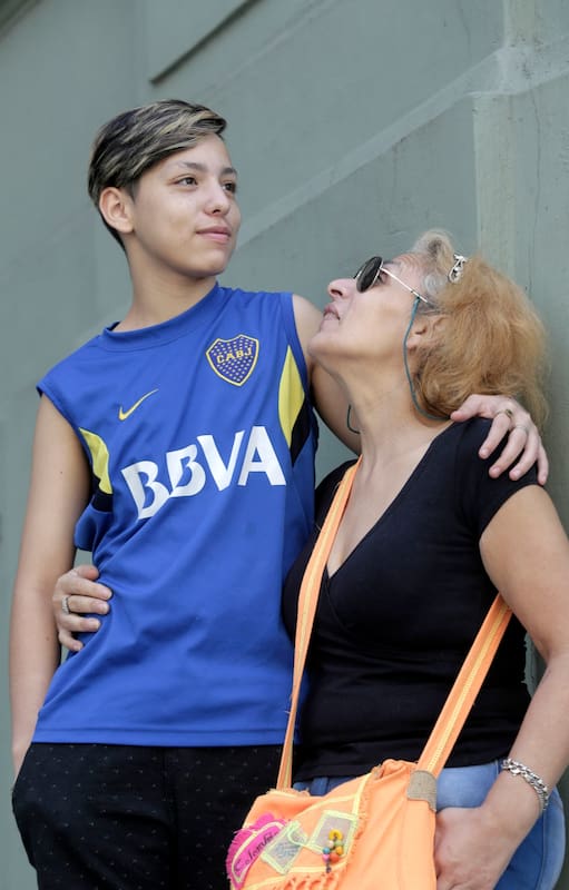 Mauro tiene 15 años y fue el primer varón trans de la ciudad de Buenos Aires en tener su nuevo DNI; la reciente ley porteña que establece el 29 de octubre como “Día de la Promoción de los Derechos de las Infancias y Adolescencias Trans" adoptó esa fecha en homenaje a él