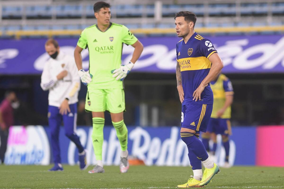 Mauro Zárate llevaba mucho tiempo sin ser titular y no aprovechó una de las pocas oportunidades que ha tenido, en un ataque que suele contar con Carlos Tevez y Franco Soldano.