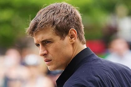 Max Irons, el actor que busca su propio camino tratando de desprenderse del legado familiar
