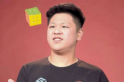 Max Park, de 20 años, bate récords de velocidad resolviendo el cubo de Rubik