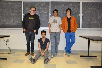 Max Salzberg (22), Dan Grippi (21), Raphael Sofaer (19) y Ilya Zhitomirskiy (20), los creadores de Diaspora, el proyecto que desafía a Facebook