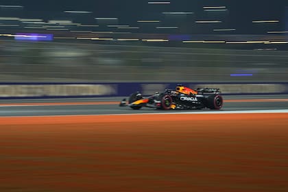 Max Verstappen, a toda velocidad en Qatar, en la clasificación para la carrera principal del domingo