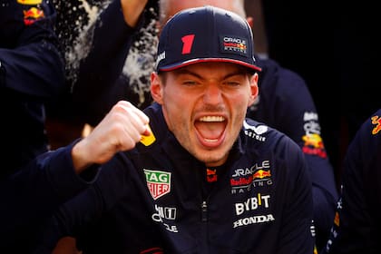 Max Verstappen arrasa en la Fórmula 1: al salir segundo en la carrera sprint en el Gran Premio de Qatar, se coronó tricampeón de Fórmula 1 a los 26 años.