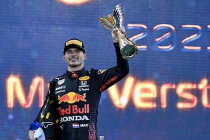 Max Verstappen celebra su título del campeón del mundo
