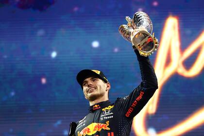 Max Verstappen debutó en la Fórmula 1 a los 17 años y, tan joven, estableció varios récords de precocidad.