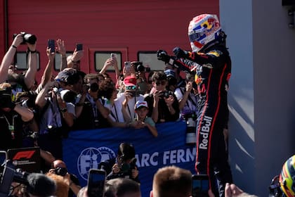 Max Verstappen, el piloto que celebró la victoria en Imola y un puñado de días atrás marcó el récord de la clase GT3 en el circuito de Nurburgring con el pseudónimo Franz Hermann
