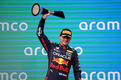 Max Verstappen festeja la victoria en el Gran Premio de los Estados Unidos, la número 33 de su historial y la decimotercera en el actual curso