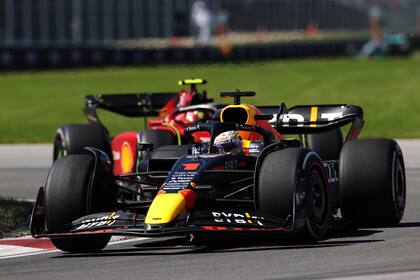 Max Verstappen ganó en Montreal tras una apasionante lucha por el primer puesto con Carlos Sainz