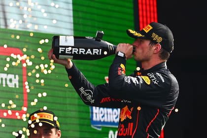 Max Verstappen ganó en Zandvoort y se acercó más a su nuevo título de la Fórmula 1